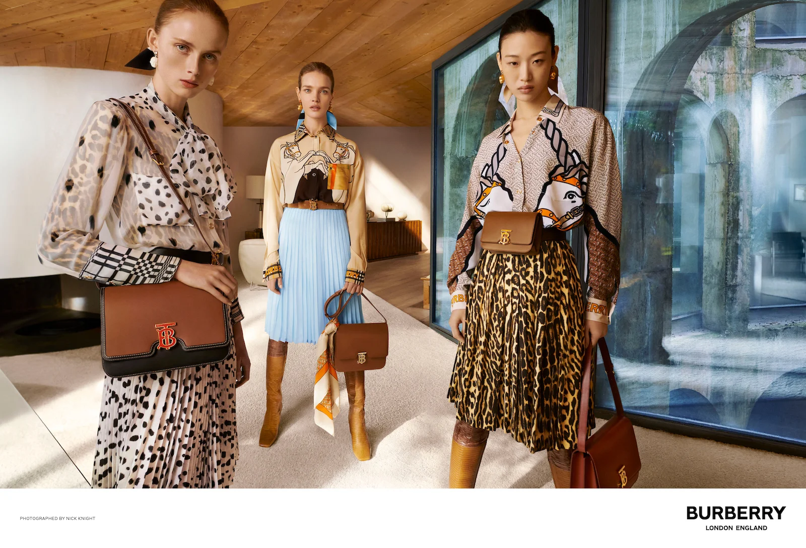 BURBERRY / SS19 ADV // — BURBERRY / SS19 ADV // —